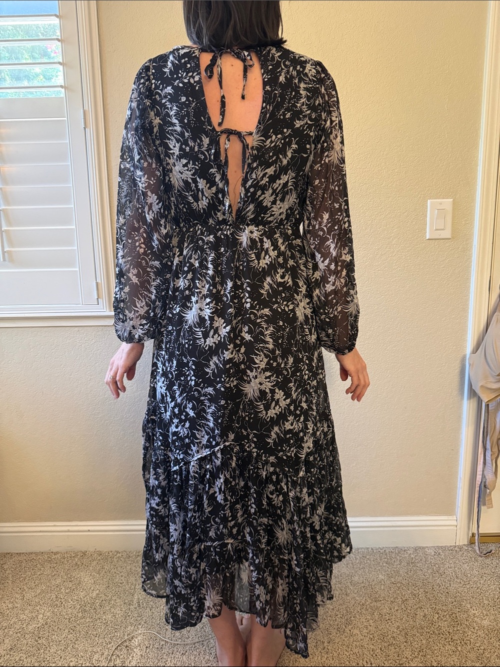 Storia Black and White Floral Long Sleeve Maxi Dress - Picture 2 of 3